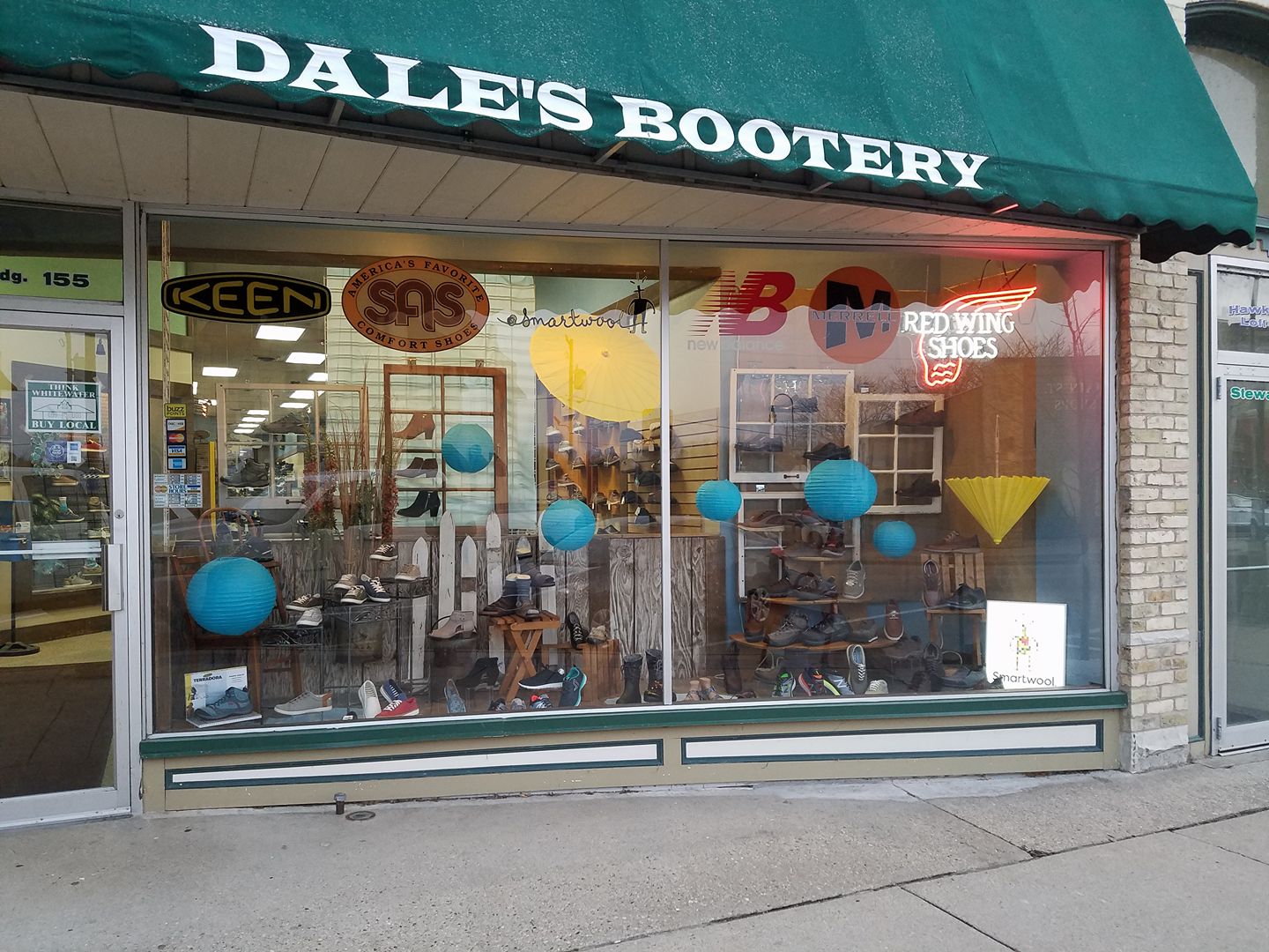 Dale's Bootery Storefront in the Summer