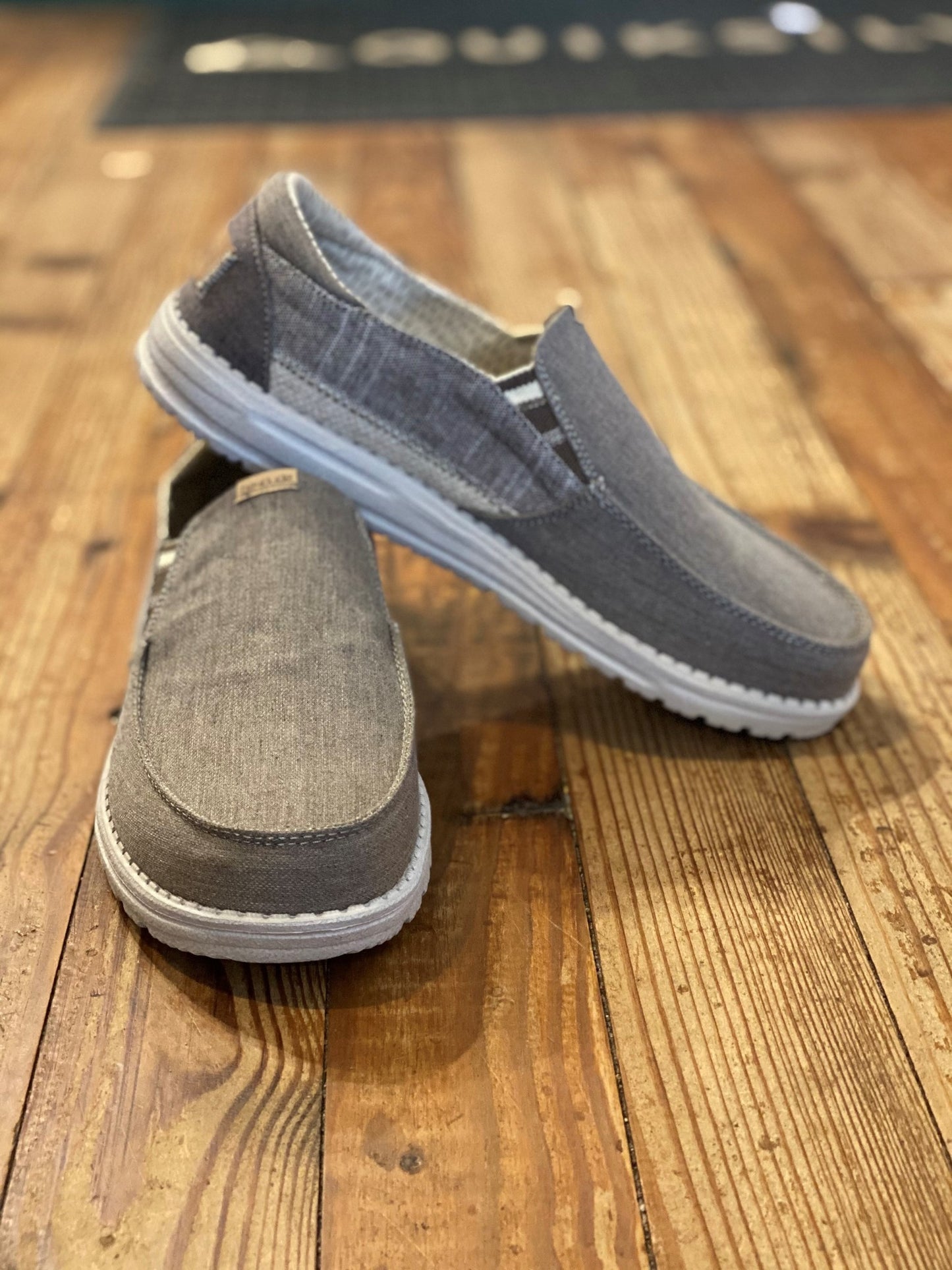Hey Dude Men's Thad Chambray